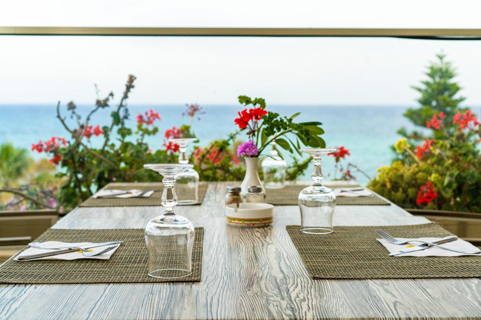Sol Azur Hotel 4*